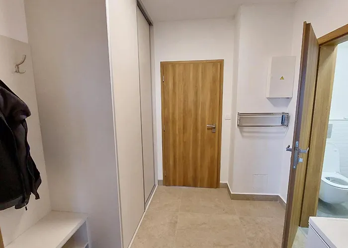 Hlucha Basta S Vnitrnim Bazenem Ceske Budejovice