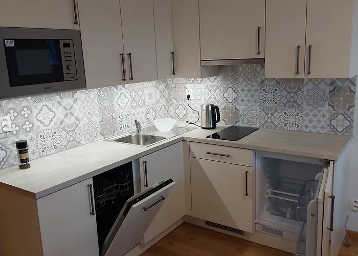 Hlucha Basta S Vnitrnim Bazenem Apartment