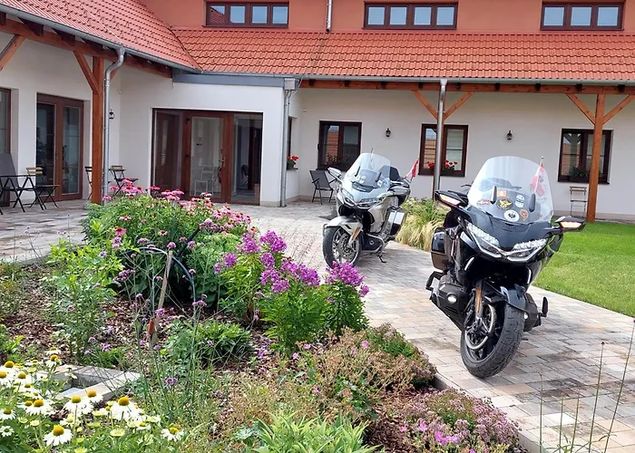 Apartment Hlucha Basta S Vnitrnim Bazenem Ceske Budejovice