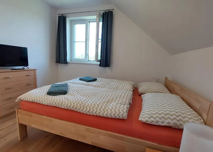 Hlucha Basta S Vnitrnim Bazenem Apartment