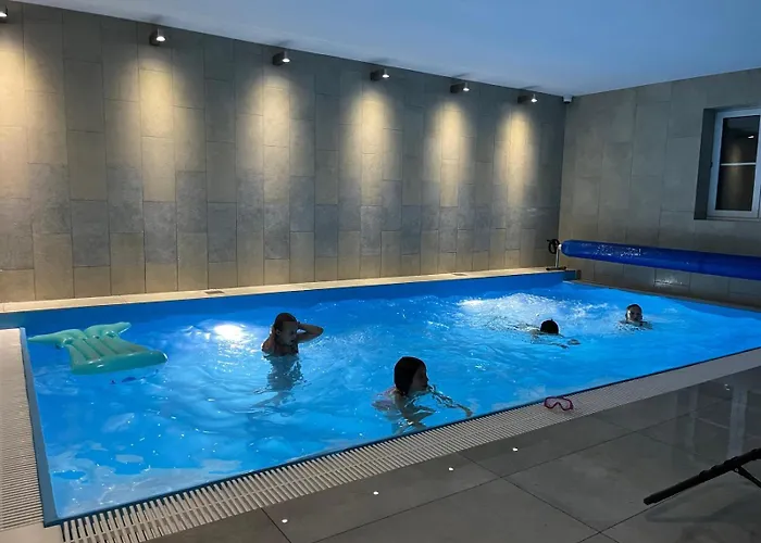 Apartment Hlucha Basta S Vnitrnim Bazenem Ceske Budejovice