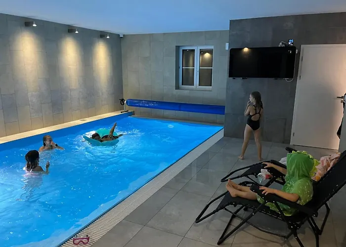 Hlucha Basta S Vnitrnim Bazenem Apartment *