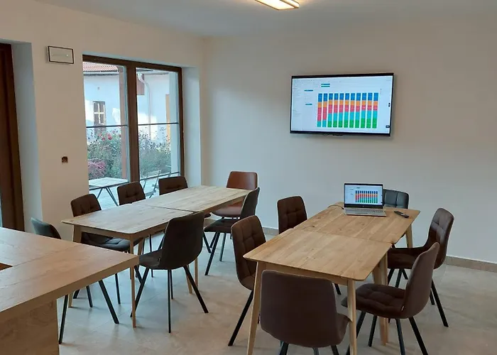 Apartment Hlucha Basta S Vnitrnim Bazenem Ceske Budejovice